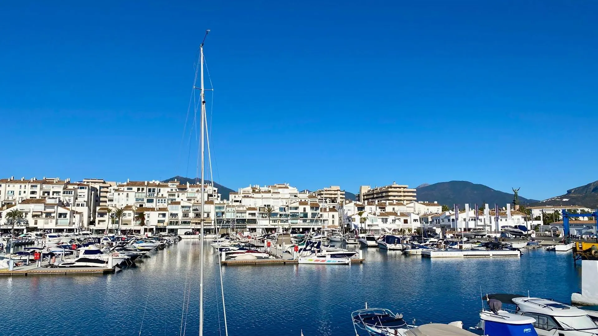 Apartamento Luxury Puerto Banus Penthouse With Parking & Wi-Fi Marbella España