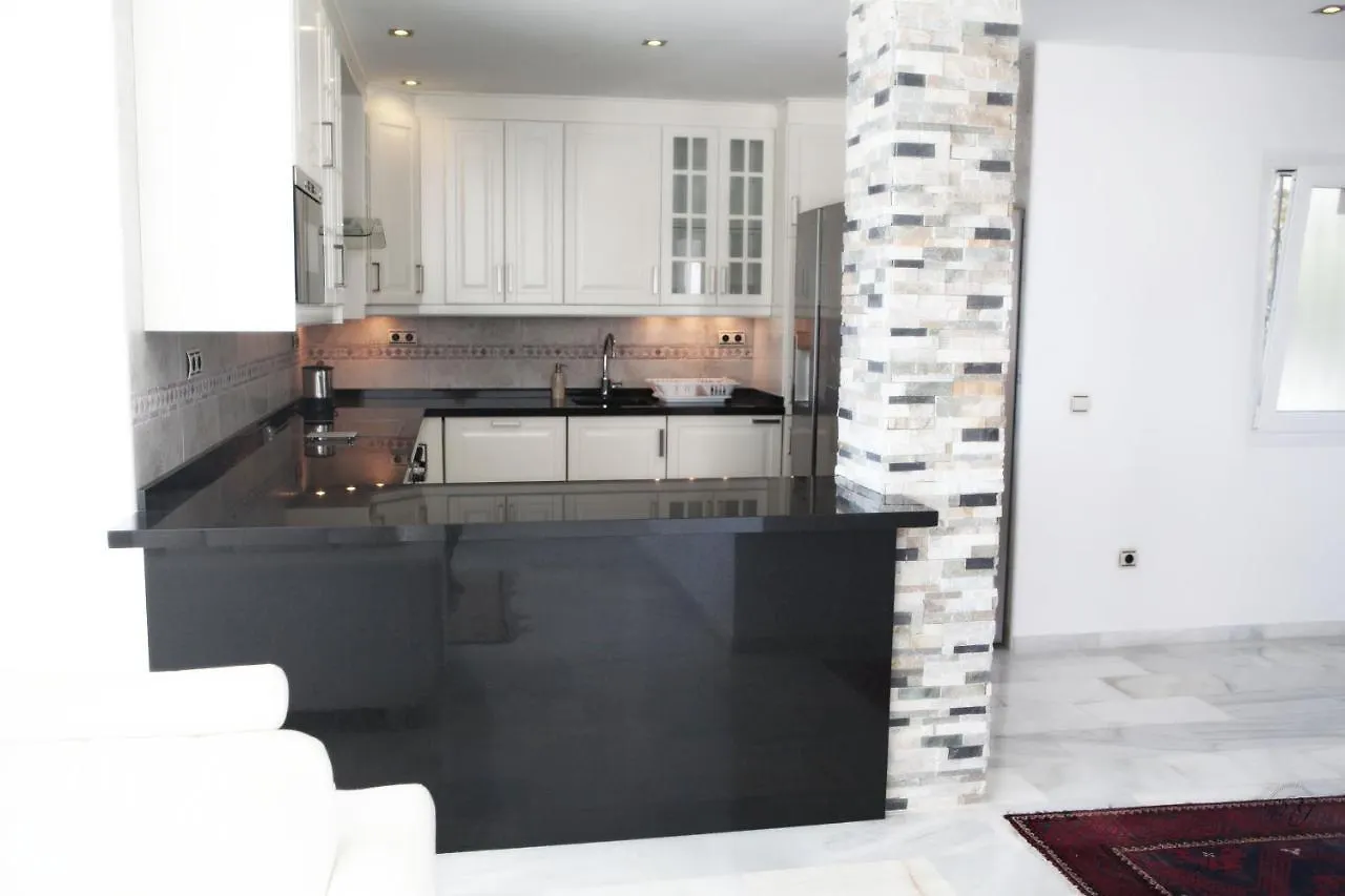 Luxury Puerto Banus Penthouse With Parking & Wi-Fi Apartment Marbella
