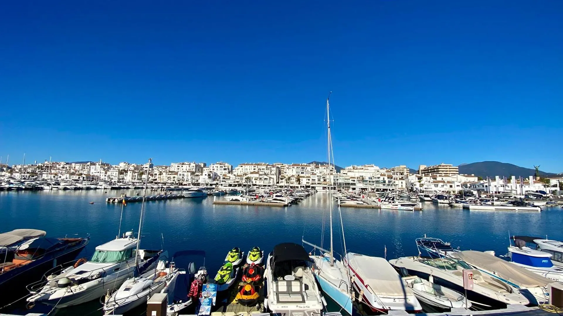 Luxury Puerto Banus Penthouse With Parking & Wi-Fi Apartment Marbella